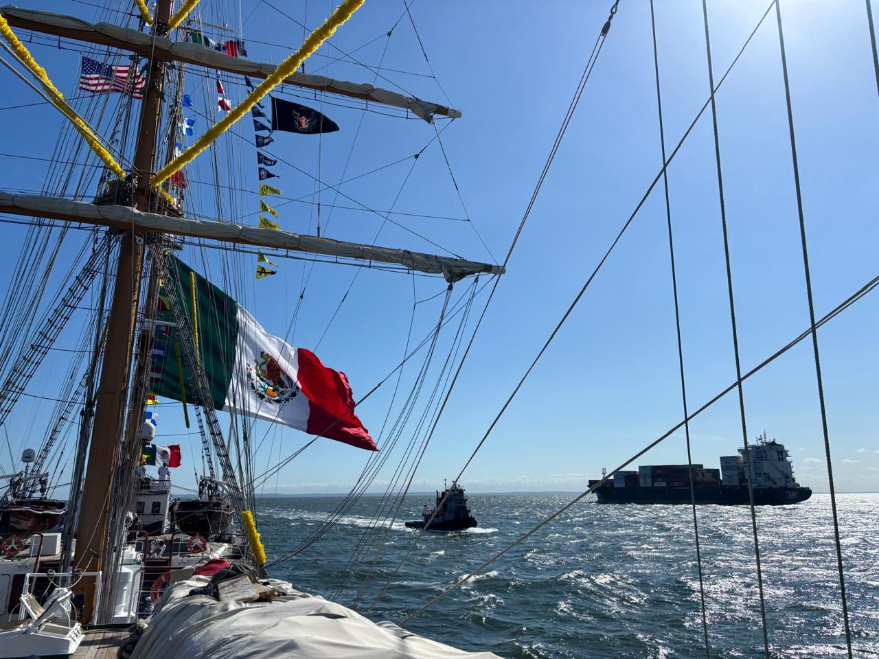 Buque Escuela ‘Cuauhtémoc’ regresa a Nueva York, donde se accidentó